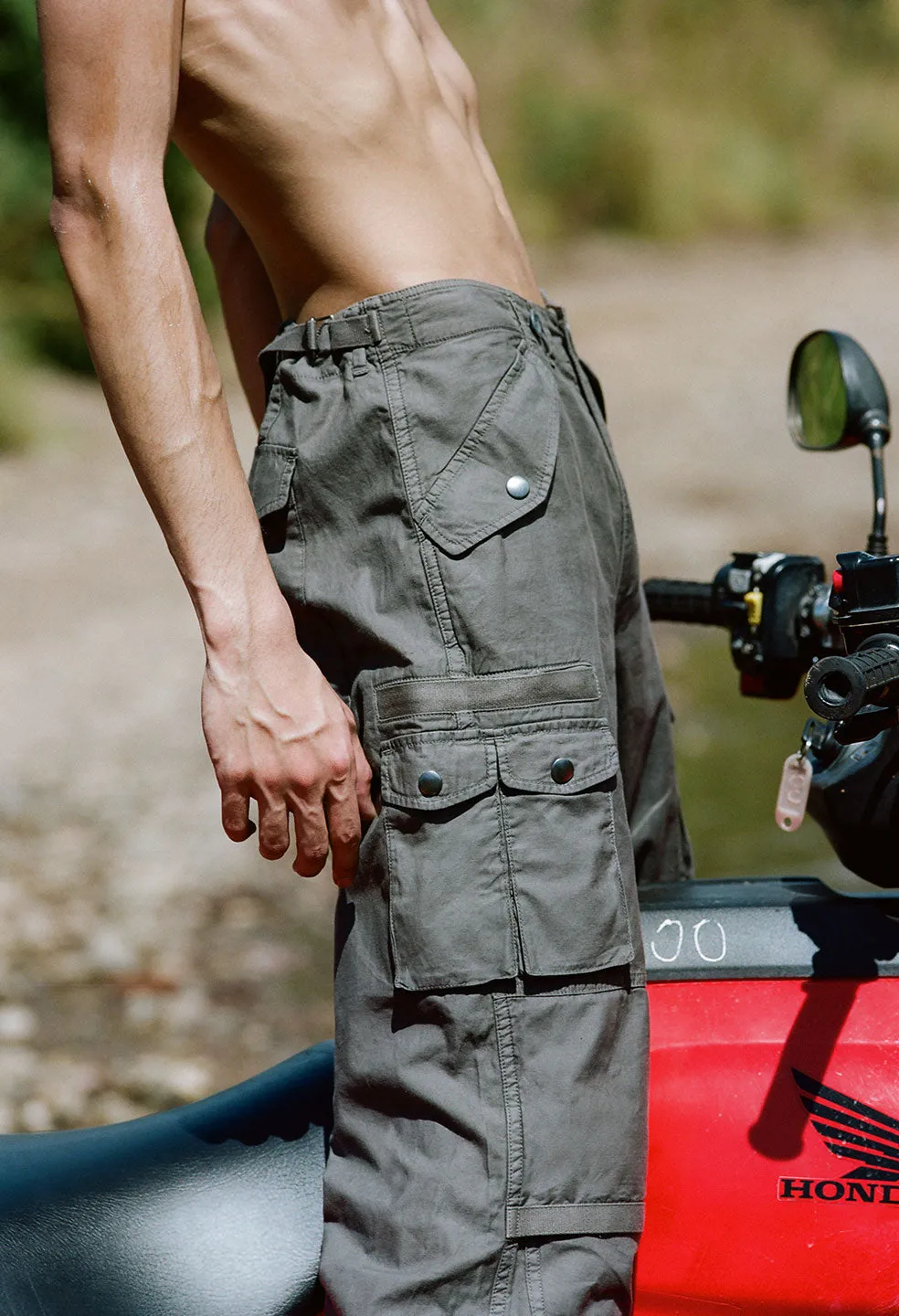 Canopy Cargo Pants / Charcoal