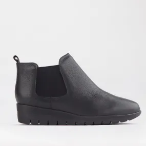 Chelsea Ankle Boot in Black - 12452