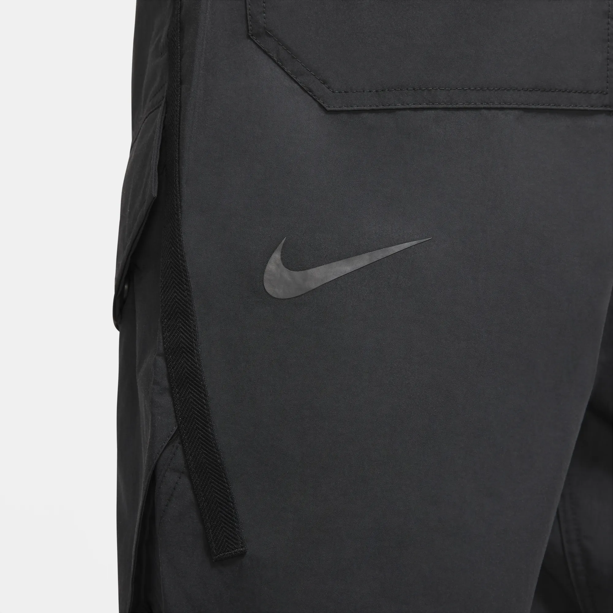 NIKE SPORTSWEAR TECH PACK