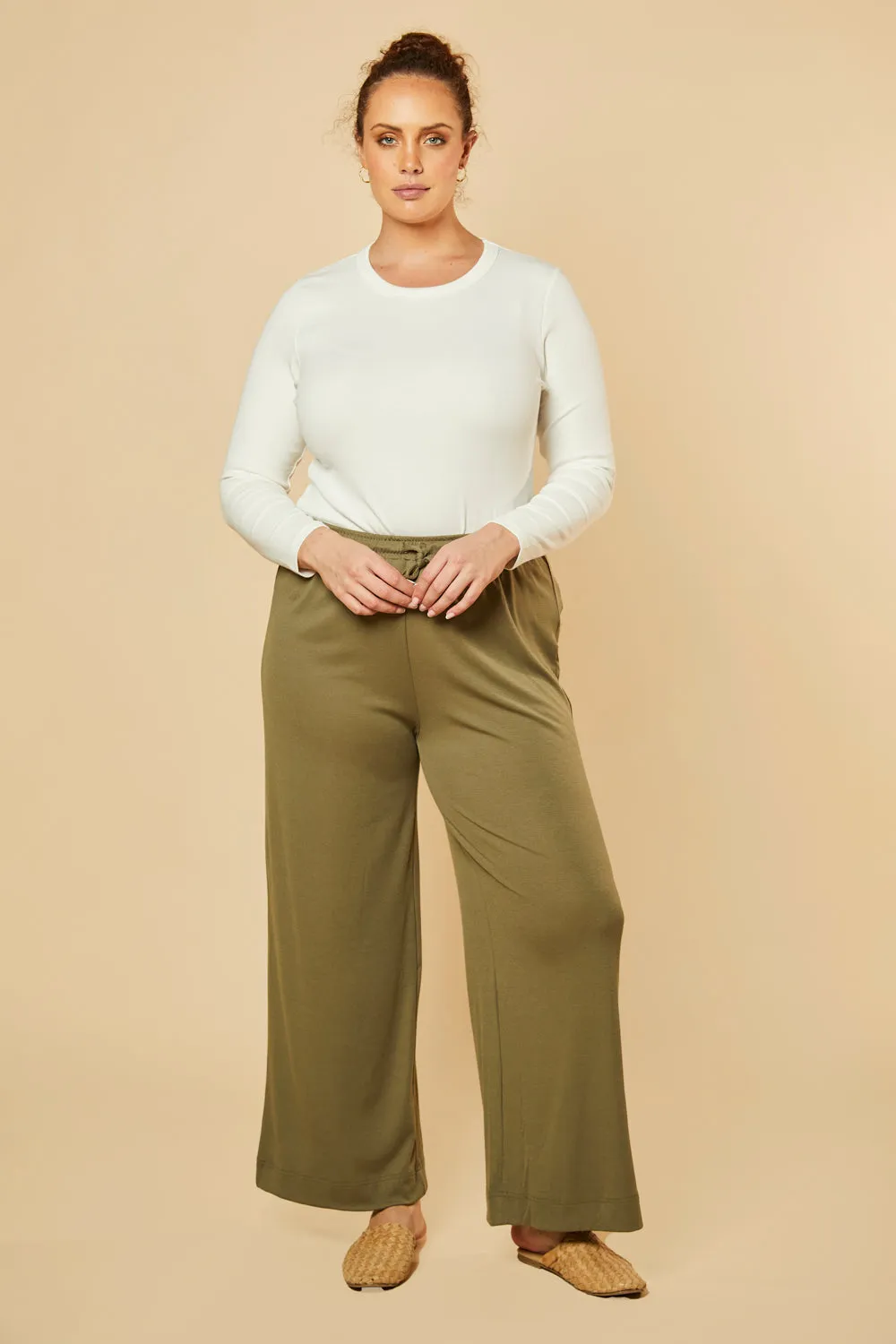 Wide Leg Stretch Pants in Khaki