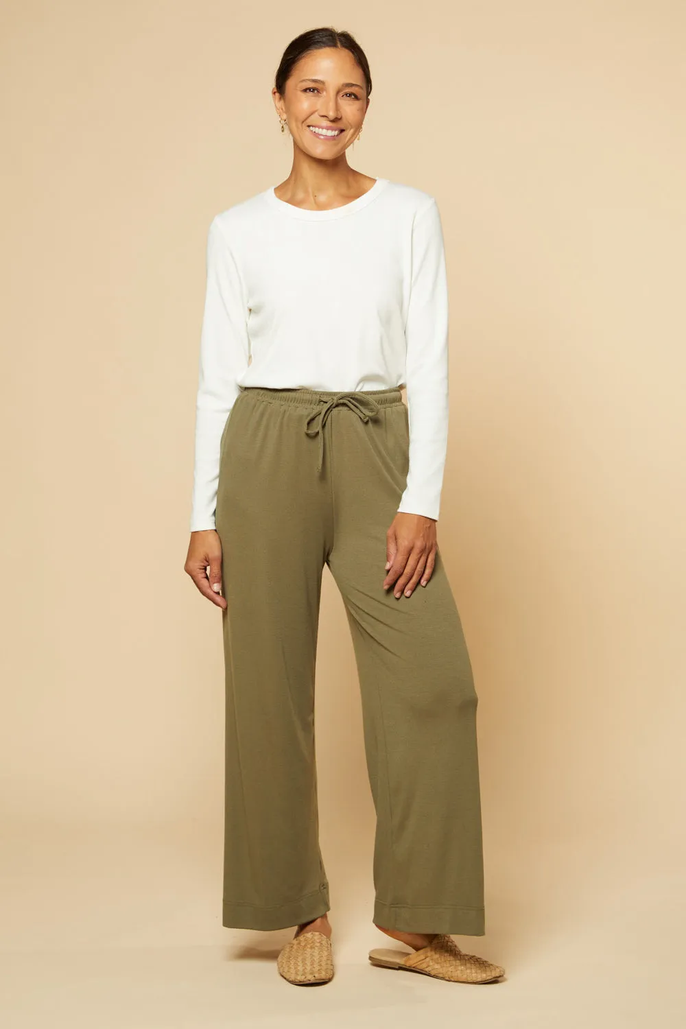 Wide Leg Stretch Pants in Khaki